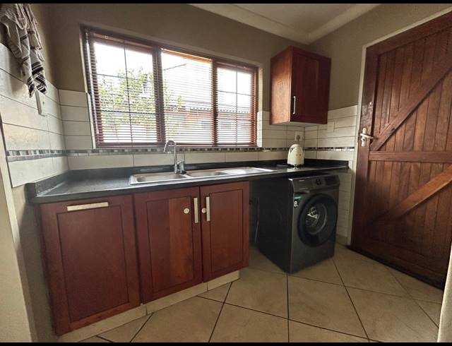 3 BEDROOM TOWNHOUSE FOR SALE IN WATERVAL EAST